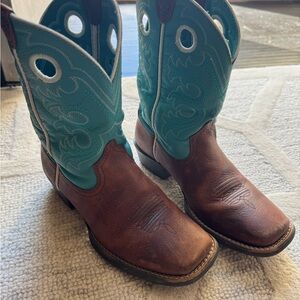 Ariat Crossfire Kids Boots in Brown and Teal size 3
